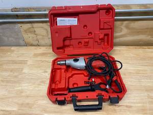 lot 102 image: MILWAUKEE 12 in. Heavy-Duty Hammer Drill
