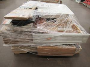 lot 14 image: WHOLESALE MIXED PALLET OF DECORATIVE PANELS, DRAWERS AND BUILDING MATERIALS