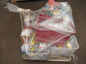 lot 15 image: WHOLESALE MIXED PALLET OF BATHROOM AND PLUMBING ACCESSORIES