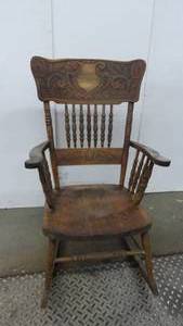 lot 14 image: Antique Rocking Chair
