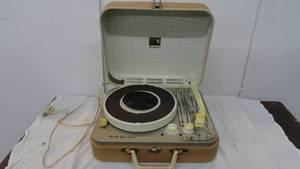 lot 24 image: Vintage RCA Victor