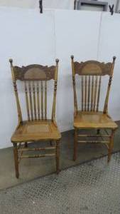 lot 27 image: Vintage Oak Wicken Bottom Kitchen Chairs