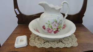 lot 30 image: Antique Wash Basin & PitcherSoap Dish