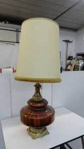 lot 45 image: Vintage BronzeGlass Table Lamp