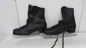 lot 69 image: Vintage Imperial Figure Skates