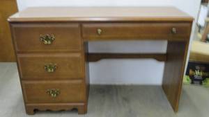 lot 77 image: Pilgrim Maple 4 Drawers Wooden Desk