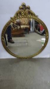 lot 79 image: Round Mirror