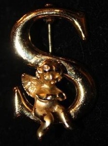 Signed L Razza Goldtone S Cherub Brooch