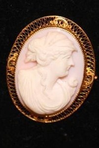 1930s Pink Cameo BroochPendant - Carved Conch Shell w Gold Filigree