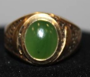 Classy Mens Ring wGreen Stone