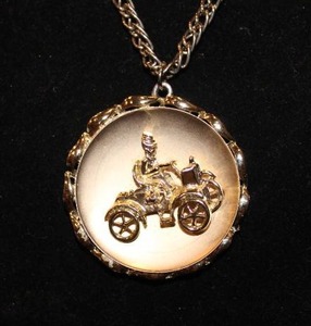 Art Deco Necklace wSpinning Pendant