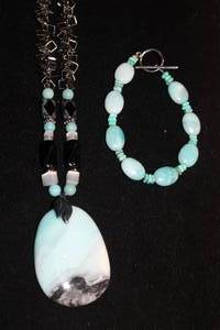 Very Unique Blue Stone Necklace & Bracelet