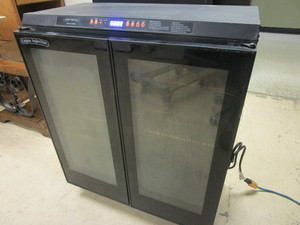 lot 710 image: CAJUN INJECTOR ELECTRIC SMOKER