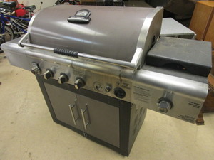 lot 711 image: BRINKMANN SELECT GAS GRILL