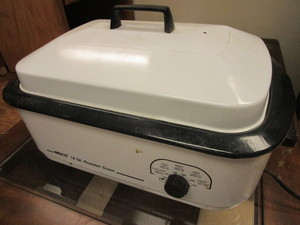 lot 713 image: NESCO 18-QT ROASTER OVEN