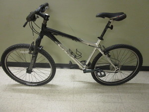 lot 714 image: GARY FISHER MOUNTAIN BIKE, GOLD SERIES