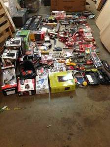 LOT WITH ASSORTED TOOLS CUSTOMER RETURNS SEE PICS