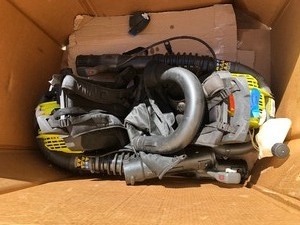 GAYLORD FULL OF RYOBI,HOMELITE ,  DEWALT PRESSURE WASHER & GAS BLOWERS FOR PARTS O REPAIRS CUSTOMER RETURNS SEE PICS