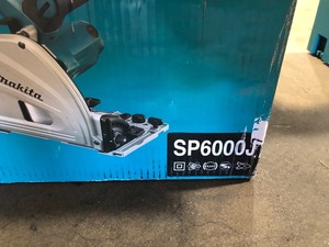 MAKITA 12 Amp 6-12 in. Corded Plunge Saw with 48T Carbide Blade and Hard Case CUSTOMER RETURN SEE PICS