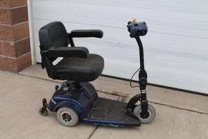 lot 35 image: Invacare Mobility Scooter