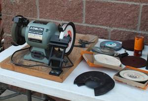 lot 19 image: Bench Grinder Delta 6