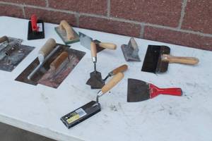 lot 33 image: Dry Wall And Cement Hand Tools Lot