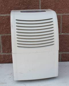 lot 22 image: Dehumidifier Haier