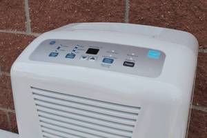 lot 24 image: Dehumidifier GE