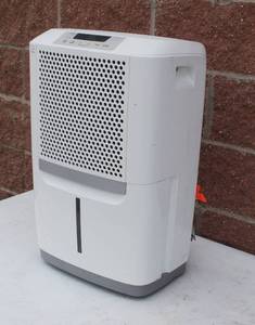 lot 45 image: Frigidaire Dehumidifier 30 Pint Capacity