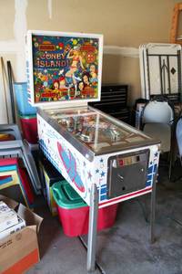 lot 3 image: Pin Ball Machine