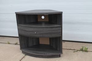 lot 62 image: Entertainment Center Corner Table