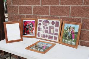 lot 64 image: Picture Frame And Framed Mirror Lot