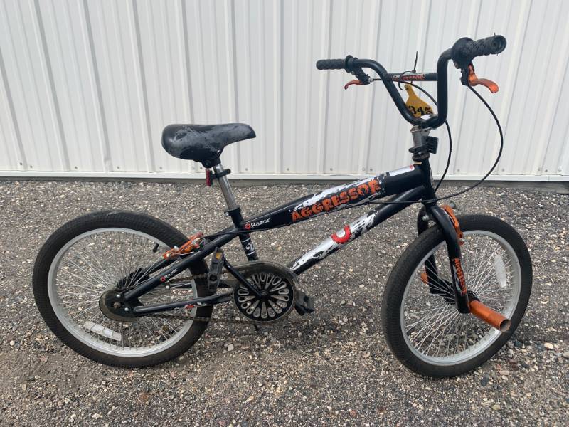 Razor aggressor best sale 20 bike