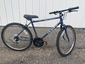 lot 13 image: Huffy Bay Watch 18 Speed Bicycle