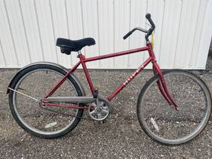 lot 15 image: Huffy El Dorado Single Speed Bicycle