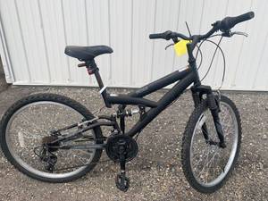 lot 16 image: Next PX4.0 18 Speed Bicycle