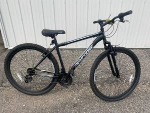 lot 18 image: Mongoose Excursion Mountain Bike 29 Wheels