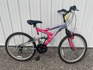 lot 25 image: Next Power Climber 18 Speed Mountain Bike 20 Wheels