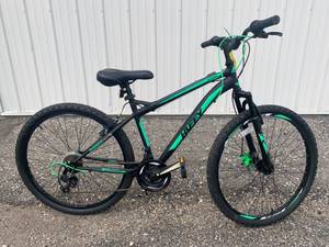 lot 27 image: Huffy Nighthawk 18 Speed Bicycle 26 Wheels