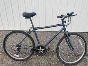 lot 28 image: Canyon River Elite Bicycle