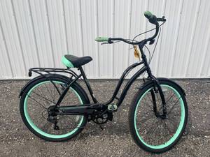 lot 37 image: Schwinn Fairhaven 7 Speed Bicycle 26 Wheels