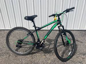 lot 44 image: Huffy Nighthawk 18 Speed Bicycle 26 Wheels