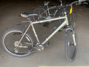 lot 68 image: Trek 3900 Bicycle 26 Wheels