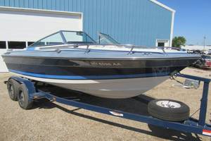 lot 001 image: 1987 Four Winns 190 Horizon