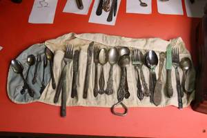 lot 68 image: Lot of 24 miscellaneous vintage and antique silverware pieces