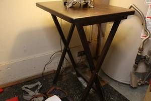 lot 101 image: Simple wood folding tray table