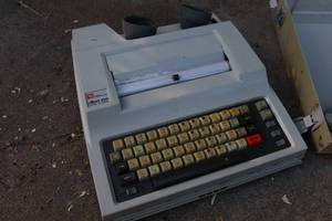 lot 127 image: Texas Instruments Silent 700 portable computer terminal - untested