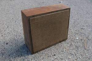 lot 137 image: Vintage speaker - untested