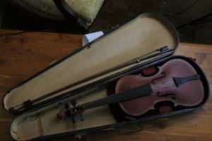 lot 26 image: Antique violin in case