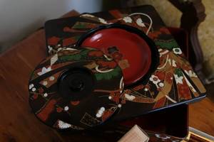lot 24 image: Lot of Japanese servingware (no glass) and other misc. items